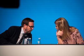 Stephanie Lose (V), Danske Regioners formand, og Adam Wolf, administrerende direktør i Danske Regioner