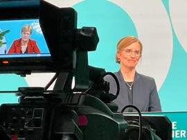Formandskabet for Danske Regioner Stephanie Lose (V) og Ulla Astman (S)