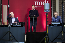 Jacob Isøe Klærke (F) og Regionsrådsmedlemmer i Region Midtjylland på talerstolen