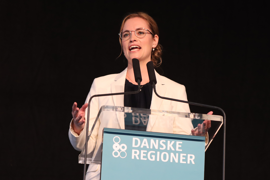 Nuværende formand for Danske Regioner Stephanie Lose (V) på talerstolen