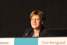 Nuværende 1. næstformand for Danske Regioner Ulla Astman (A) fra Region Nordjylland på talerstolen som dirigent