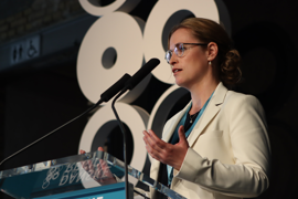 Formand for Danske Regioner Stephanie Lose (V) på talerstolen