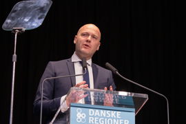 Formand for Danske Regioner Anders Kühnau (A) holder tale
