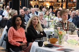 Regionsrådsmedlemmer i Region Midtjylland, Purnima Erichsen (C), Rose-marie Mollerup (P) og Jakob Fuglsang Andersen (F), i salen