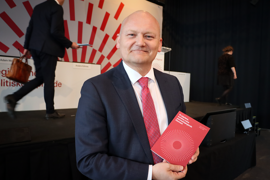 Regionsrådsformand i Region Østdanmark, Lars Gaardhøj (A), med Danske Regioners hvidbog