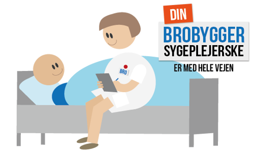Sygeplejerske der sidder på sengekanten ved en patient, med teksten om at ens brobygger sygeplejerske er med hele vejen