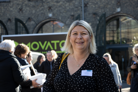 Camilla Hove Lund (V), Region Sjælland, ankommer