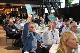 Afstemning i salen til generalforsamling ved Regionernes Politiske Topmøde 2026