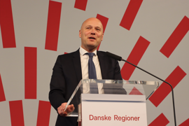 Formand for Danske Regioner, Anders Kühnau (A), holder tale